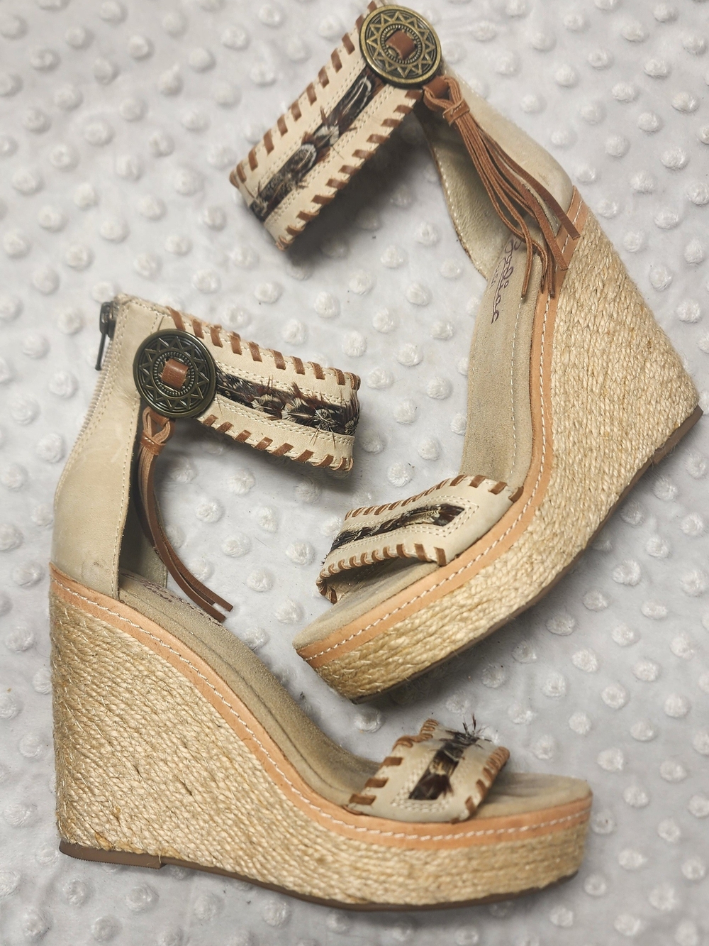 Zodiac USA Beige Leather Wedge Sandals Ankle Strap Buckle Tassel 7.5